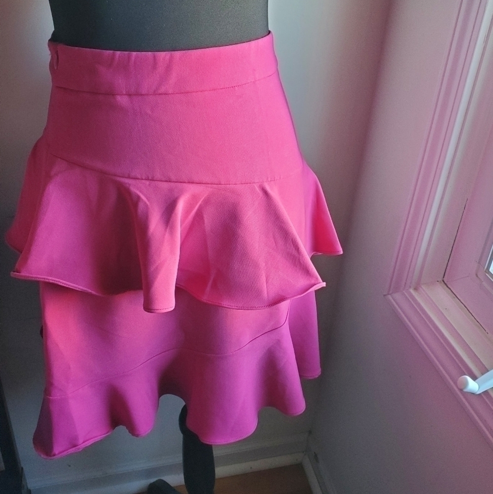 Trendyol Pink Ruffle skirt Size 8 NWTG - Picture 3 of 13